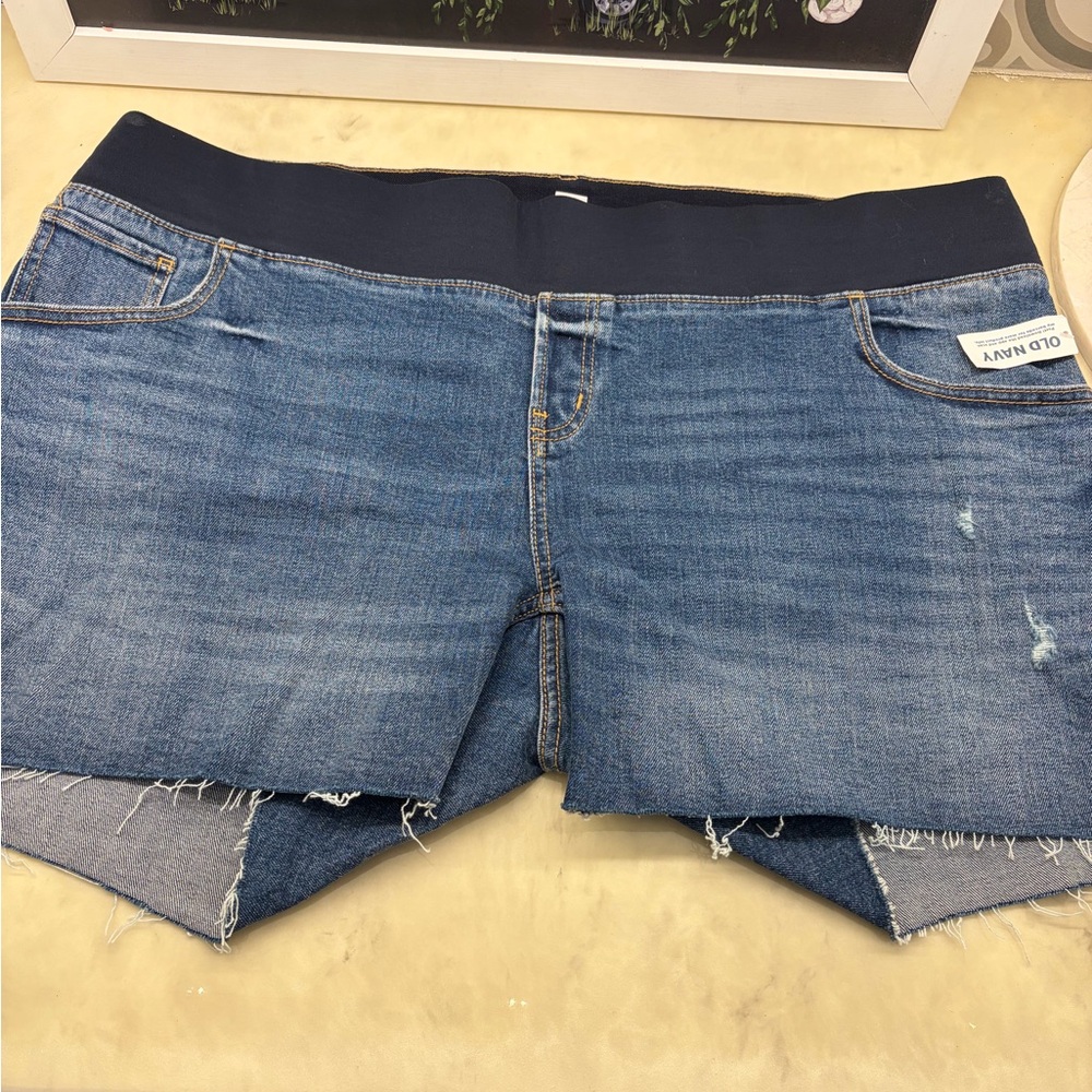 NWT Old Navy Maternity Jean Shorts